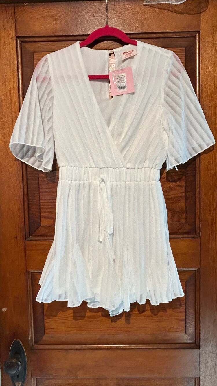 Showpo Play On My Heart Pleated Playsuit Romper White Size US 6